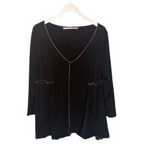 MAX Studio blouse black knit w/ off white trim